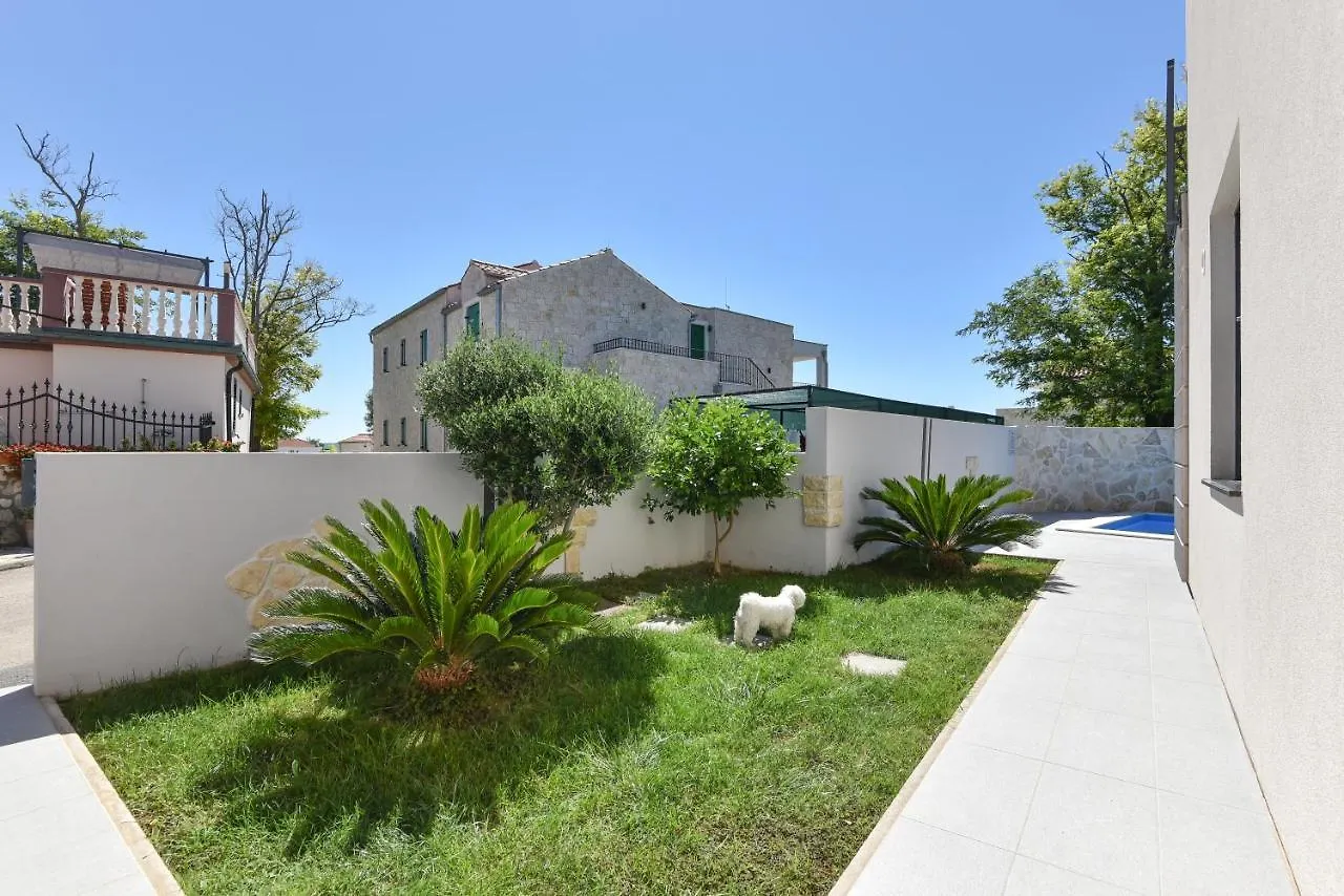 Villa Lily Privlaka