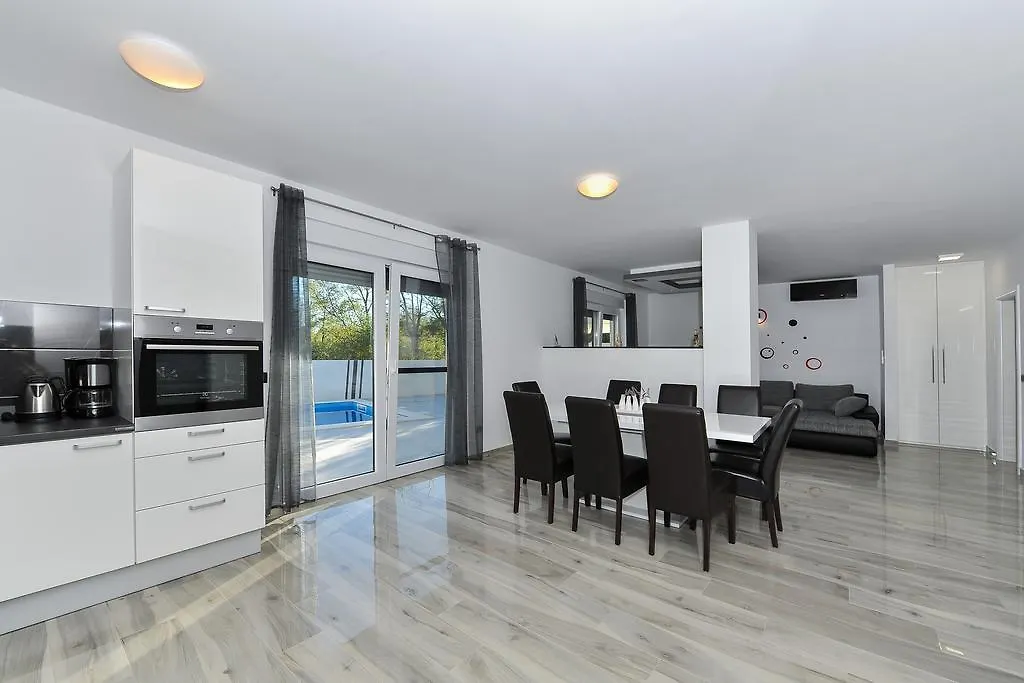 Villa Lily Privlaka