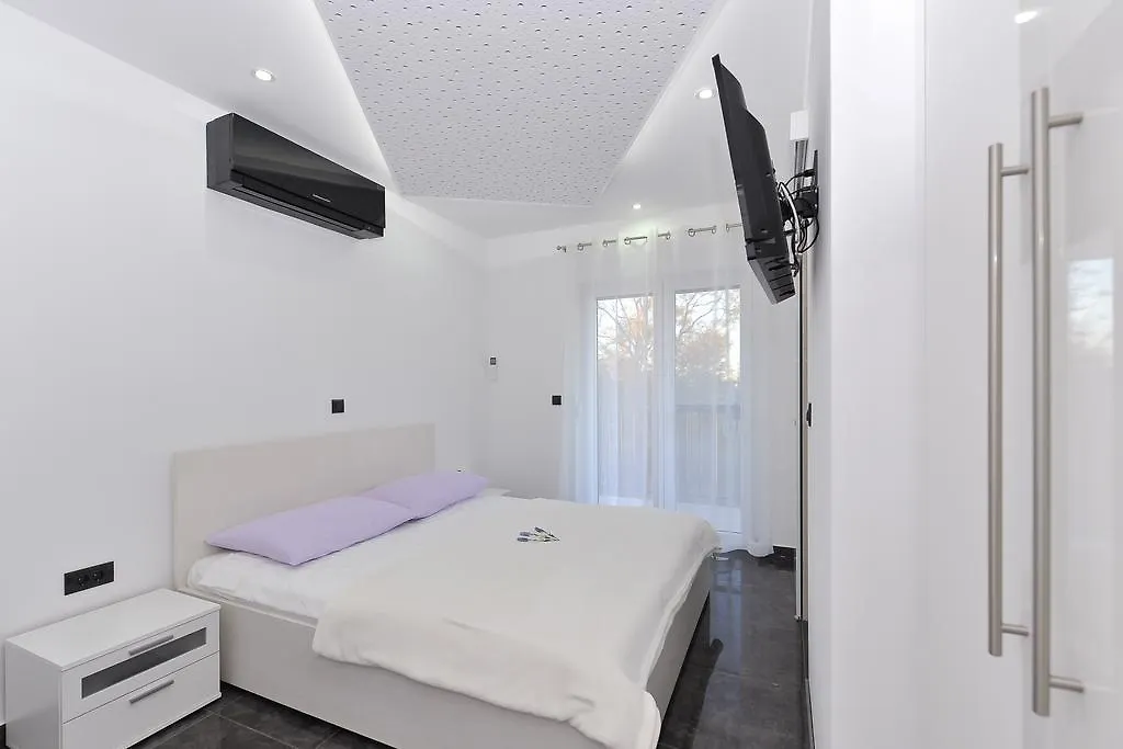 Villa Lily Privlaka  Croatia